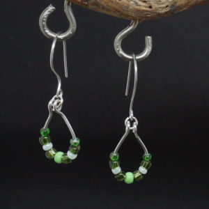 boucles d'oreille fil argent perles vertes
